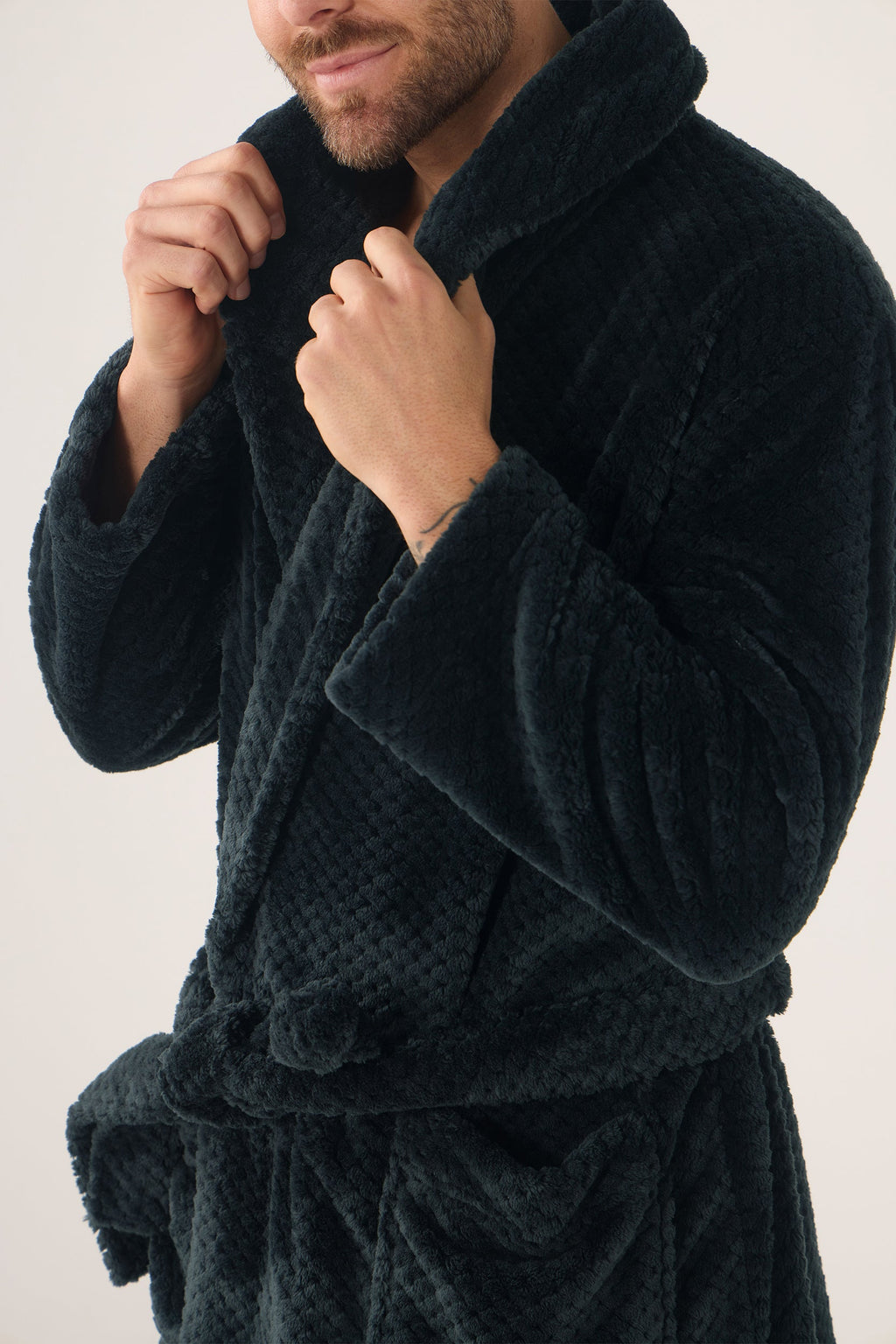 Men’s Jacquard Fleece Gown – Charcoal Robe - Contare