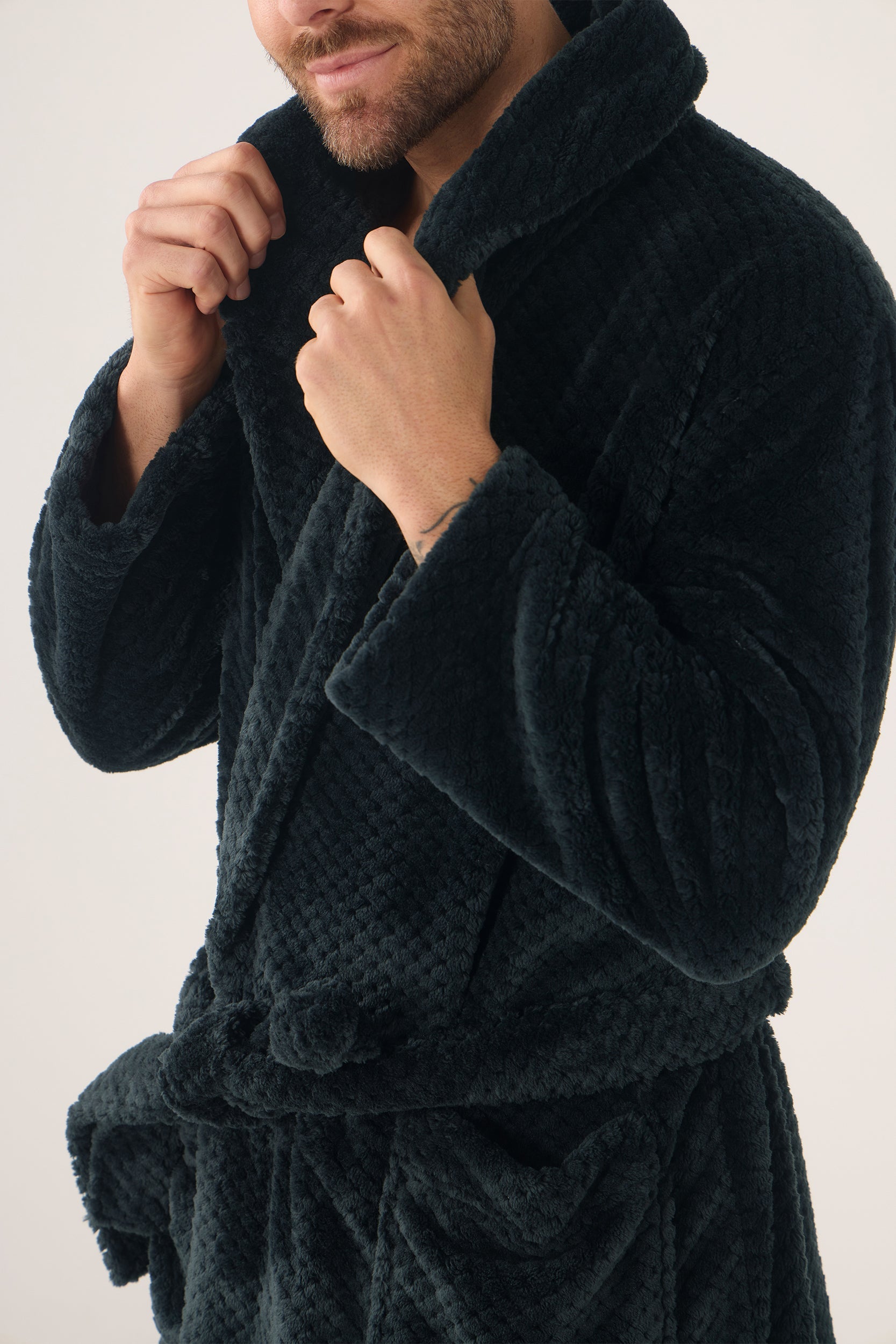 Men’s Jacquard Fleece Gown – Charcoal Robe - Contare