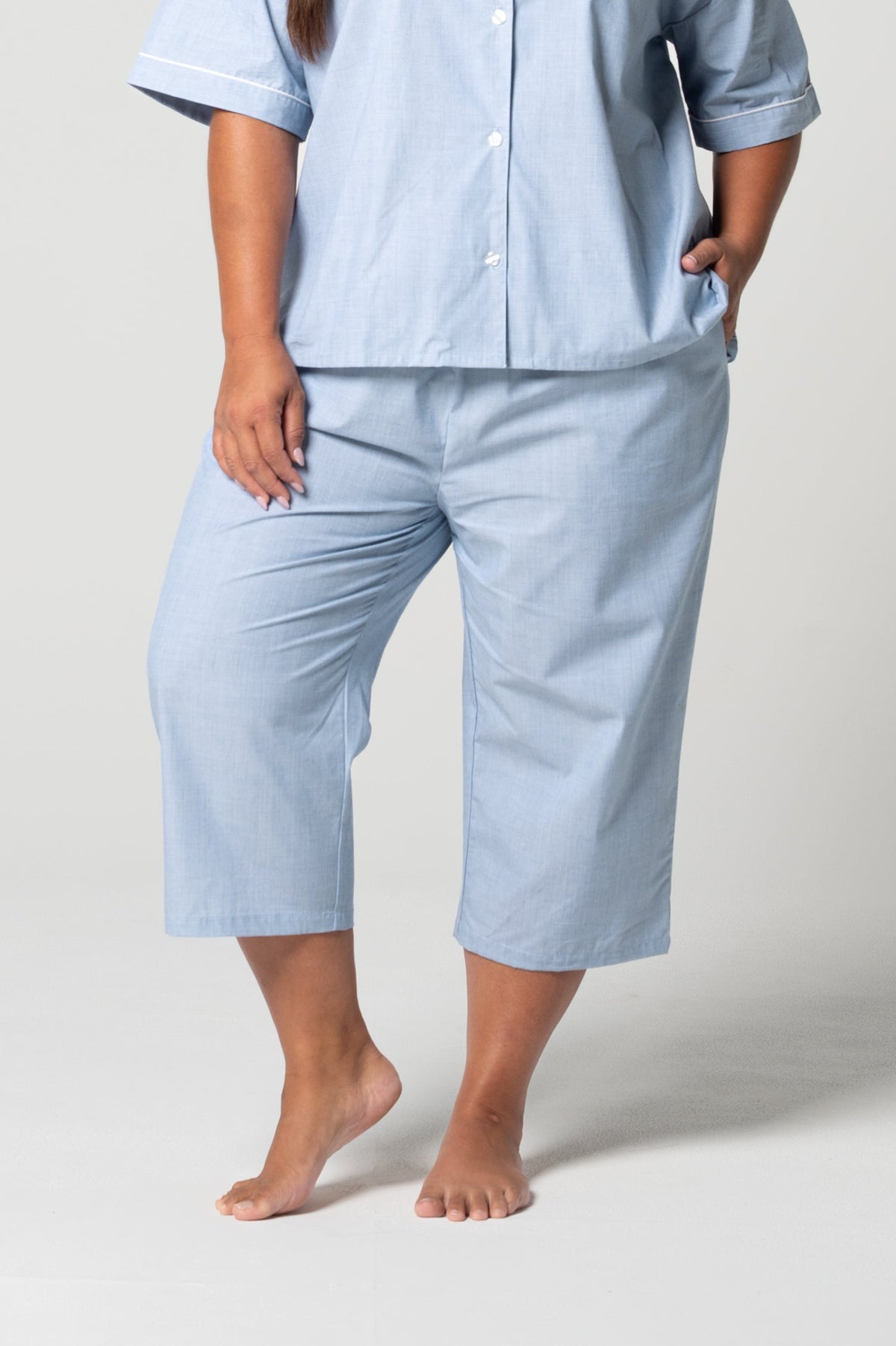 Women’s Refined Cotton Crop Pant – Chambray